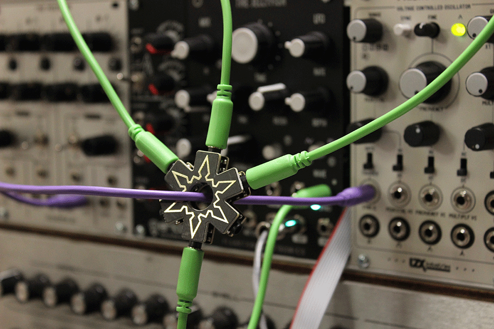 PLANKTON ELECTRONICS セミモジュラーシンセ ANTS!　Ninja StarsとPatch Cable